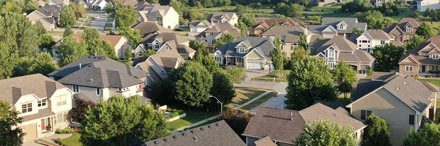 several houses in a neighborhood